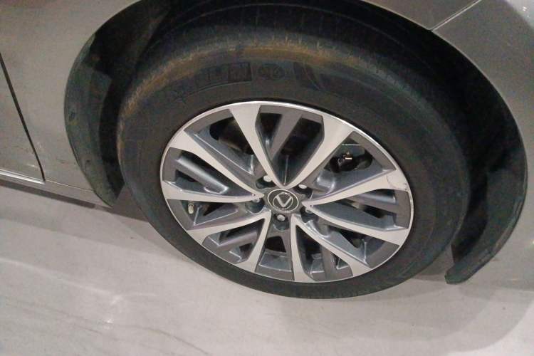 Used Lexus ES 2022 300h Excellence Edition Right Front Wheel Hub