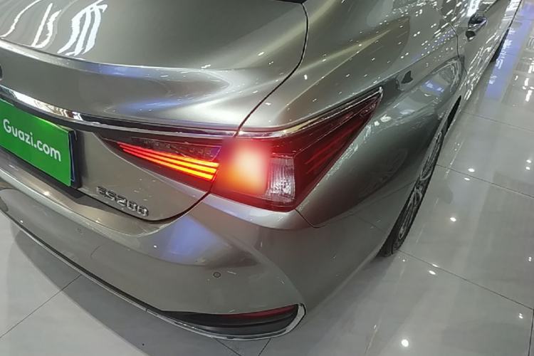 Used Lexus ES 2022 200 Excellence Edition Right Rear Taillight