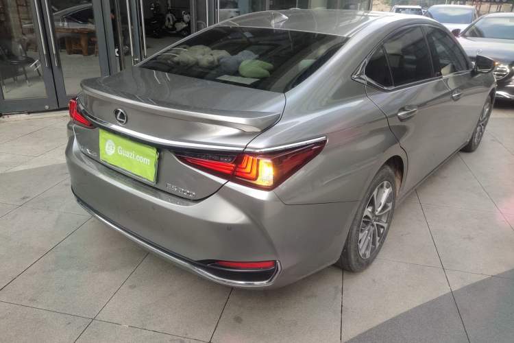 Used Lexus ES 2022 200 Excellence Edition Right Rear Taillight