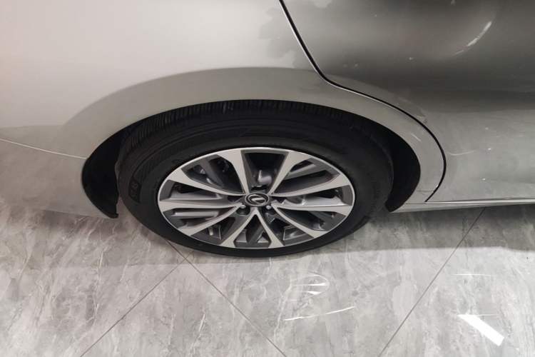 Used Lexus ES 2022 300h Excellence Edition Right Rear Wheel Hub
