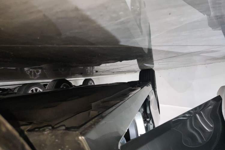 Used Lexus ES 2022 300h Excellence Edition Right Side Sill