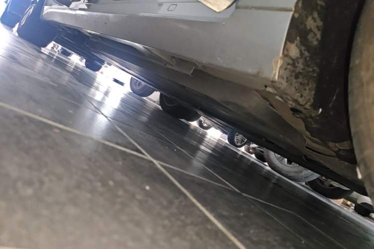Used Lexus ES 2022 300h Excellence Edition Right Side Sill