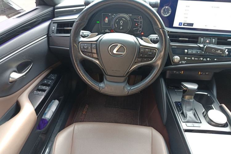 Used Lexus ES 2022 300h Deluxe Edition Steering Wheel