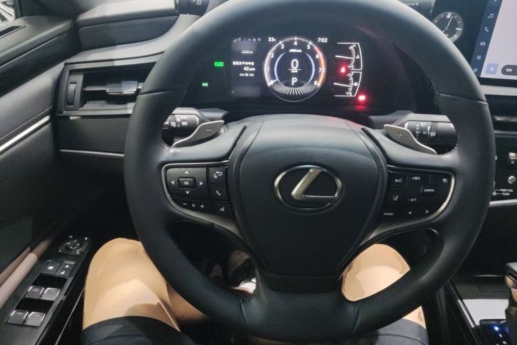 Used Lexus ES 2022 300h Excellence Edition Steering Wheel