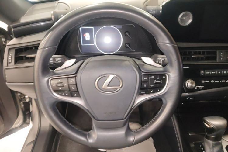 Used Lexus ES 2022 300h Excellence Edition Steering Wheel