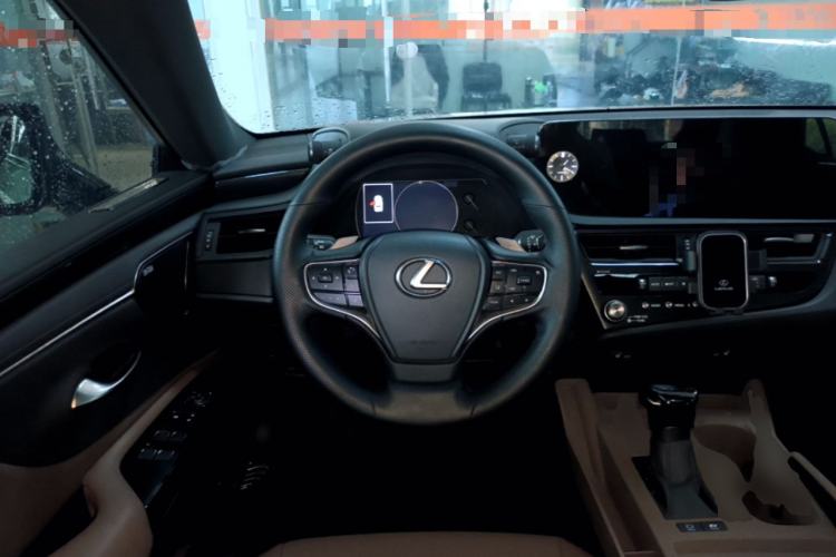 Used Lexus ES 2022 300h Excellence Edition Steering Wheel