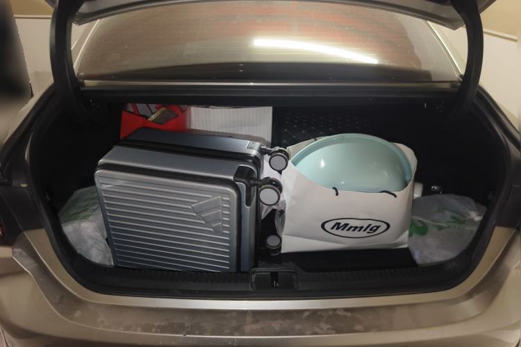 Used Lexus ES 2022 300h Deluxe Edition Trunk