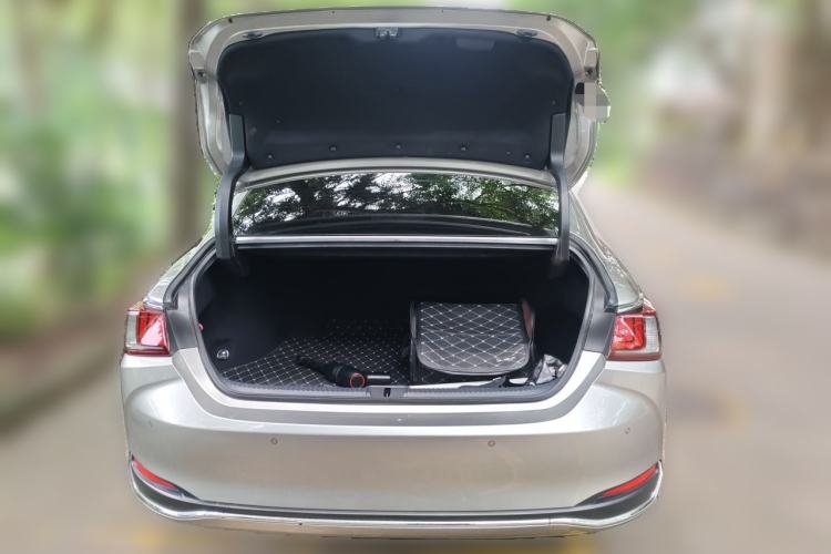 Used Lexus ES 2022 200 Excellence Edition Trunk