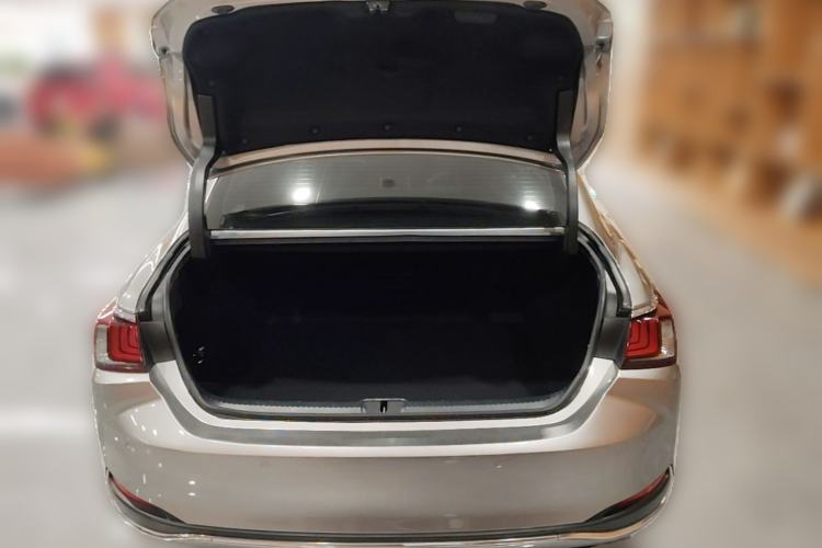 Used Lexus ES 2022 300h Excellence Edition Trunk