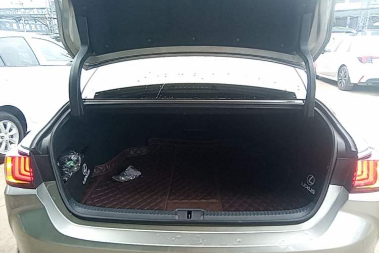 Used Lexus ES 2022 200 Excellence Edition Trunk