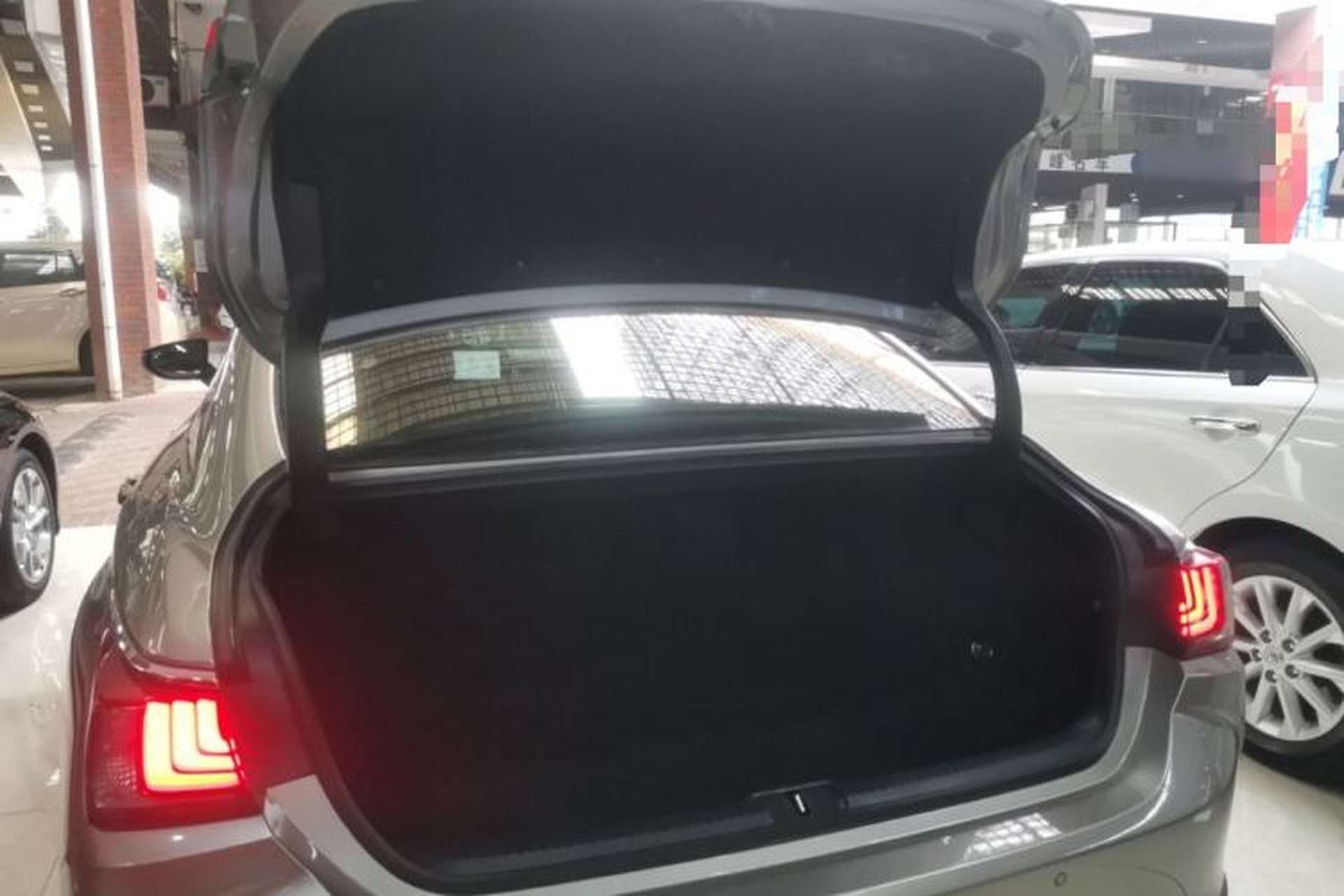 Used Lexus ES 2022 200 Excellence Edition Trunk