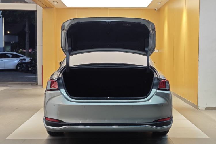 Used Lexus ES 2022 300h Excellence Edition Trunk