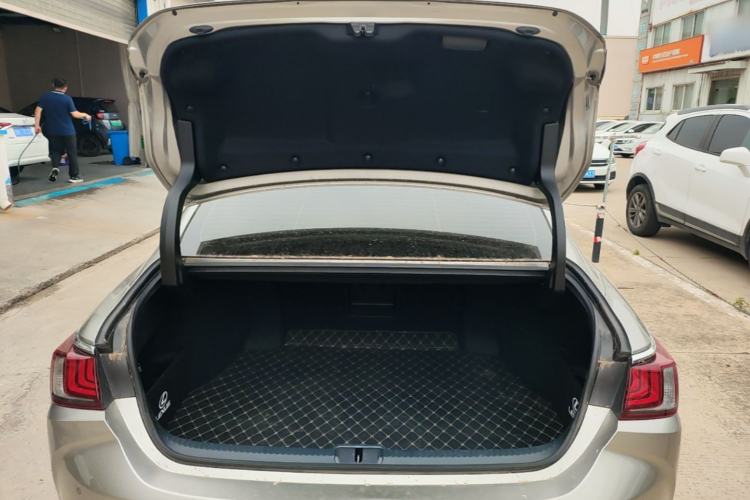 Used Lexus ES 2022 200 Excellence Edition Trunk