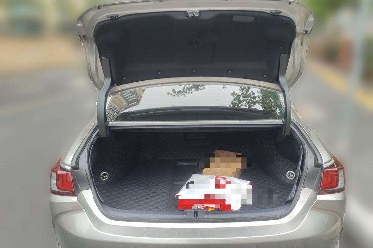 Used Lexus ES 2022 260 Excellence Edition Trunk