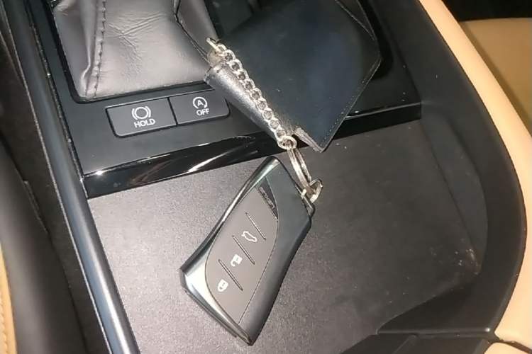 Used Lexus ES 2022 200 Excellence Edition Vehicle Key