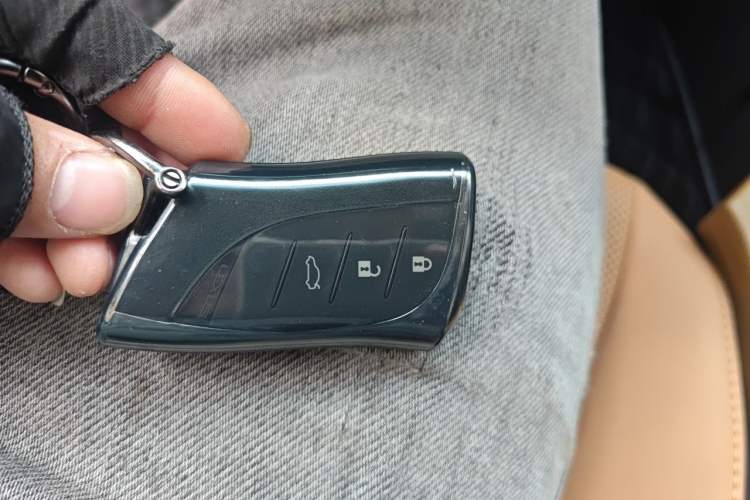 Used Lexus ES 2022 300h Excellence Edition Vehicle Key