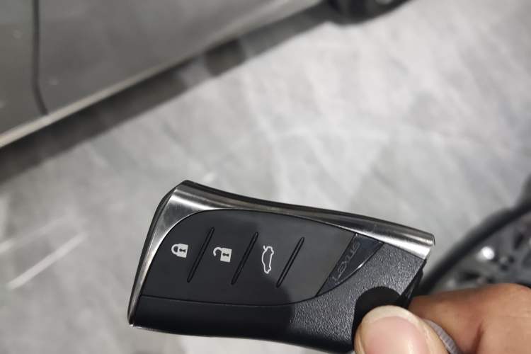 Used Lexus ES 2022 300h Excellence Edition Vehicle Key