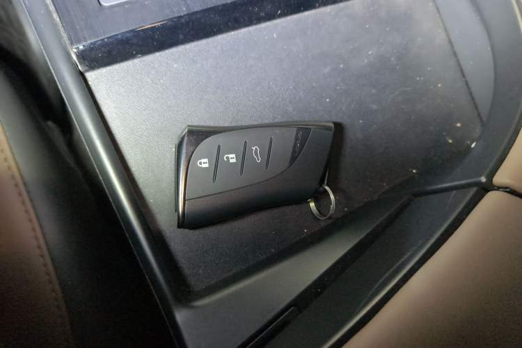 Used Lexus ES 2022 200 Excellence Edition Vehicle Key