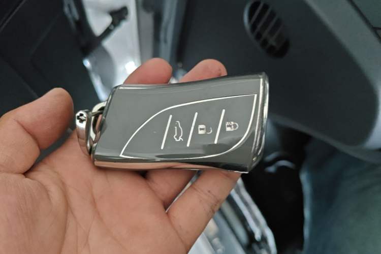 Used Lexus ES 2022 300h Excellence Edition Vehicle Key