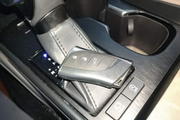 Used Lexus ES 2022 200 Excellence Edition Vehicle Key