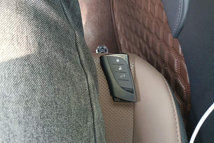 Used Lexus ES 2022 200 Excellence Edition Vehicle Key