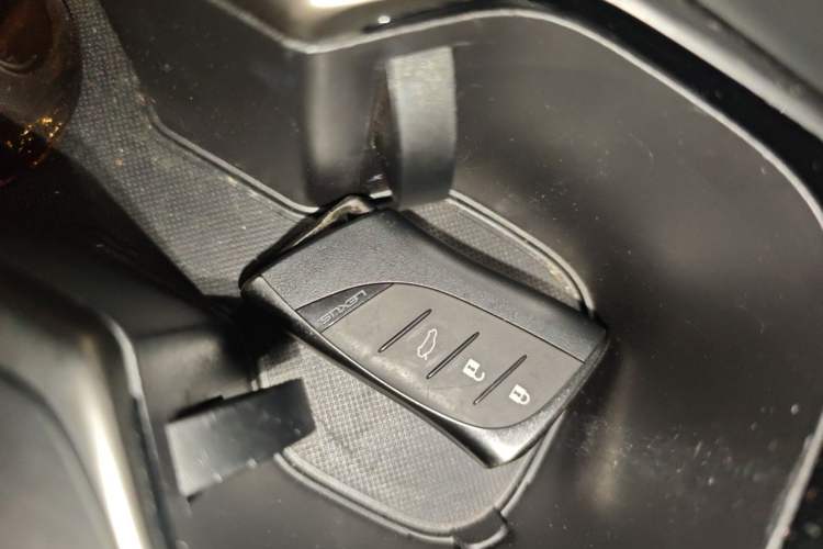 Used Lexus ES 2022 200 Excellence Edition Vehicle Key