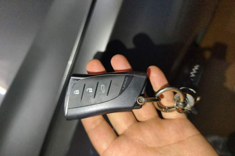 Used Lexus ES 2022 200 Luxury Edition Vehicle Key