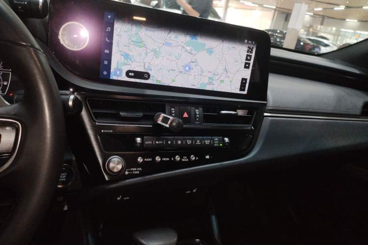 Used Lexus ES 2022 200 Excellence Edition Audio And AC Panel