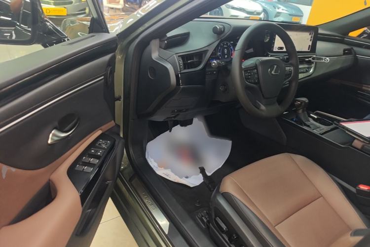 Used Lexus ES 2022 200 Excellence Edition Driver Seat