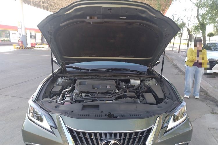 Used Lexus ES 2022 300h Excellence Edition Engine Bay