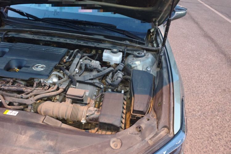 Used Lexus ES 2022 300h Deluxe Edition Engine Bay Left