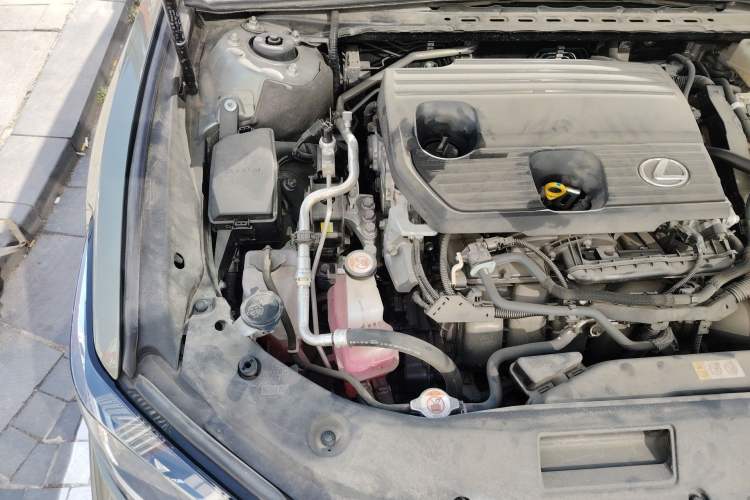 Used Lexus ES 2022 300h Excellence Edition Engine Bay Right