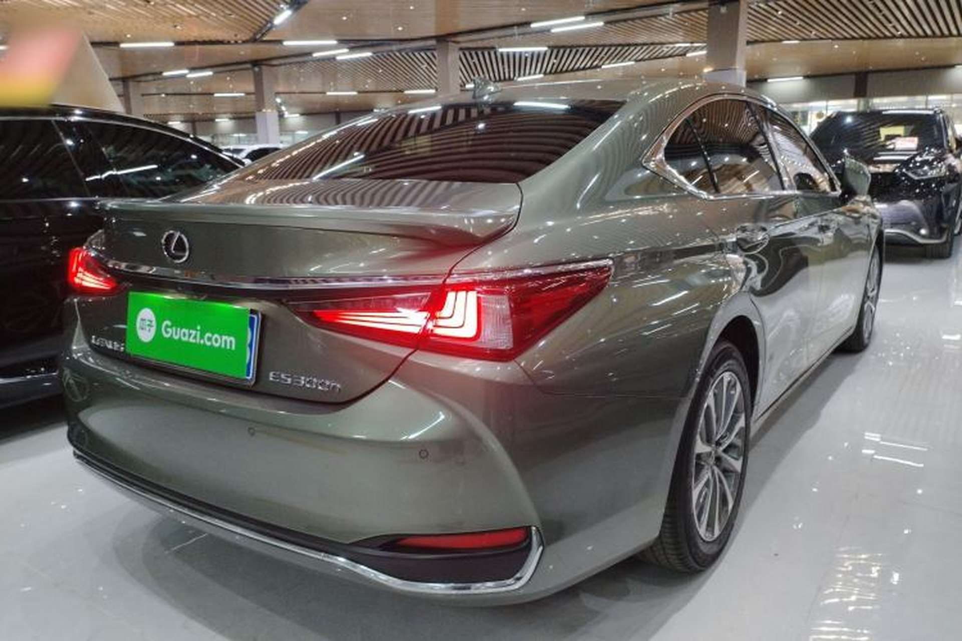Used Lexus ES 2022 200 Excellence Edition Exterior 5
