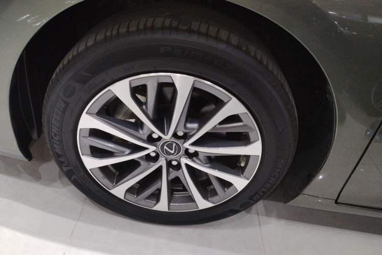 Used Lexus ES 2022 200 Excellence Edition Exterior 7