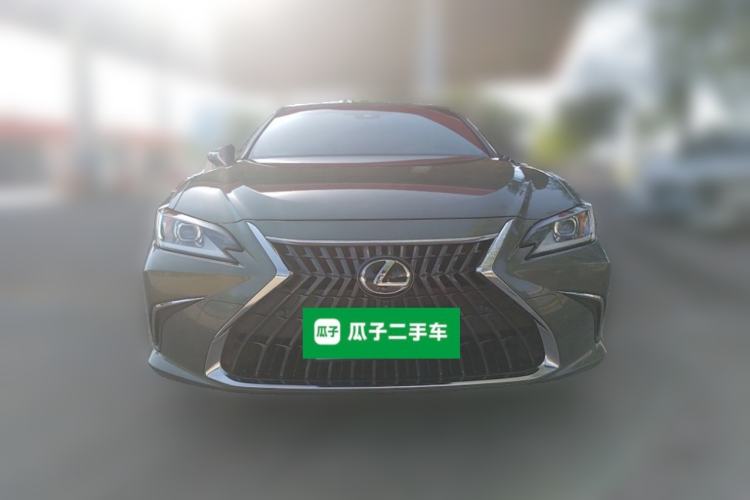 Used Lexus ES 2022 300h Excellence Edition Front