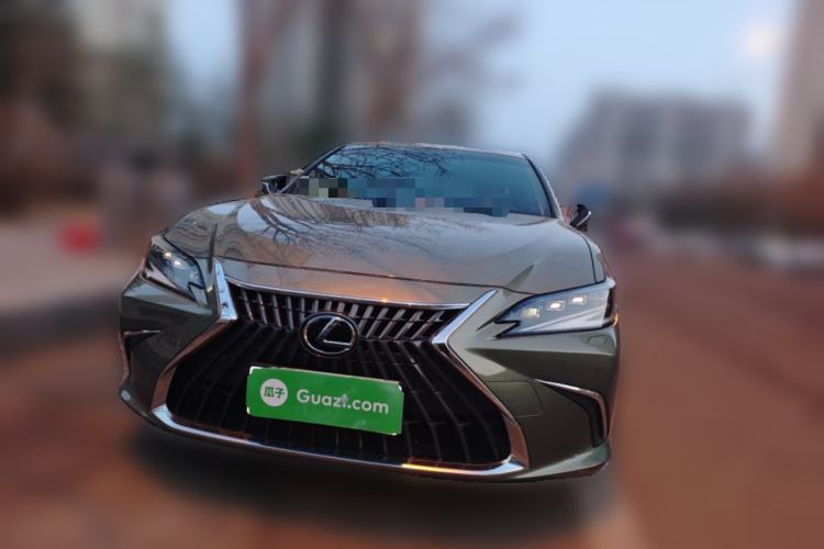 Used Lexus ES 2022 300h Deluxe Edition Front