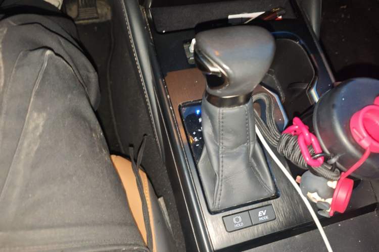 Used Lexus ES 2022 300h Deluxe Edition Gear Lever
