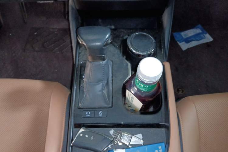 Used Lexus ES 2022 200 Excellence Edition Gear Lever