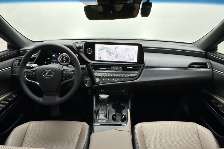 Used Lexus ES 2022 300h Excellence Edition Interior 2