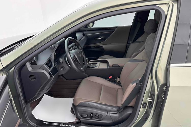 Used Lexus ES 2022 200 Excellence Edition Interior 2