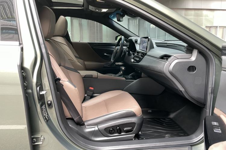 Used Lexus ES 2022 260 Excellence Edition Interior 3