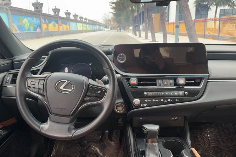 Used Lexus ES 2022 200 Excellence Edition Interior 3