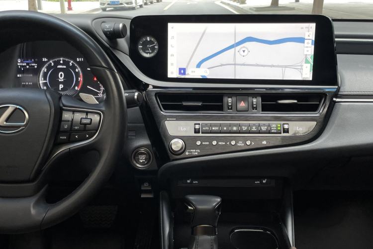 Used Lexus ES 2022 260 Excellence Edition Interior 7