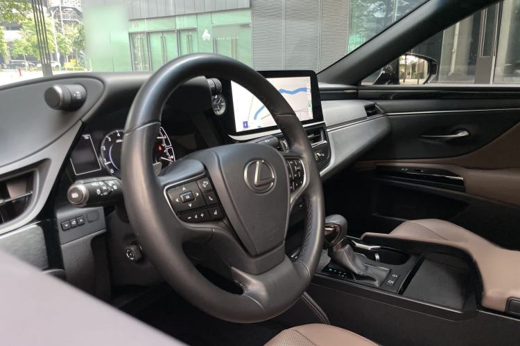 Used Lexus ES 2022 260 Excellence Edition Interior 9