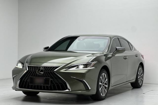 Used Lexus ES 2022 300h Excellence Edition