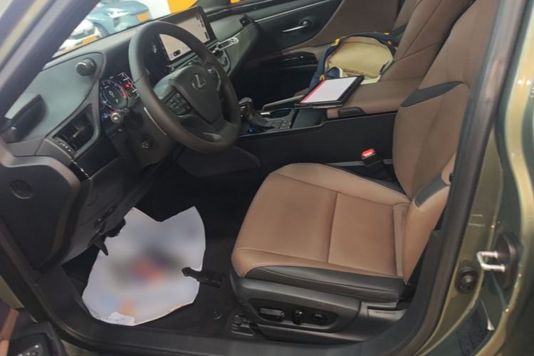 Used Lexus ES 2022 200 Excellence Edition Left Front Seat