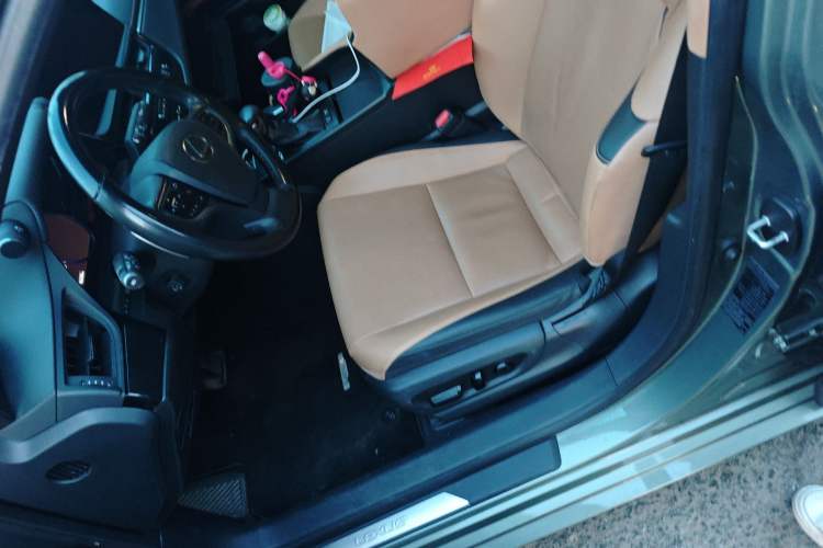 Used Lexus ES 2022 300h Deluxe Edition Left Front Seat