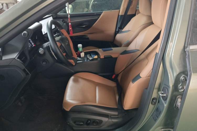 Used Lexus ES 2022 200 Excellence Edition Left Front Seat