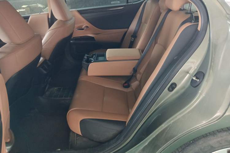Used Lexus ES 2022 200 Excellence Edition Left Rear Seat