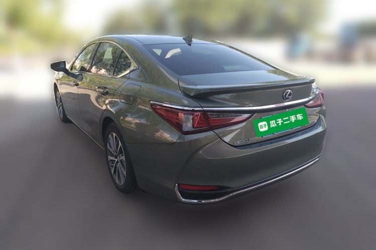 Used Lexus ES 2022 300h Excellence Edition Rear Left 45 Deg
